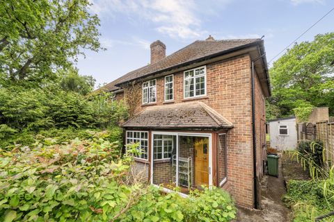 Clover Hill, Coulsdon, Surrey CR5