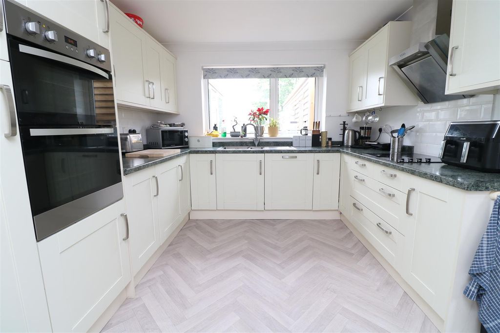 Additional image 7 of 3 bed detached bungalow for saleCharnwood Road, Broadmead, Trowbridge BA14