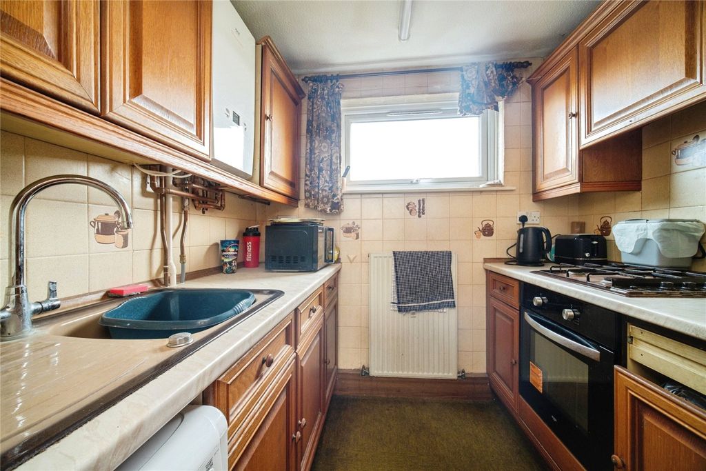 1 bed maisonette for saleLudlow, Bracknell, Berkshire RG12 photo 4