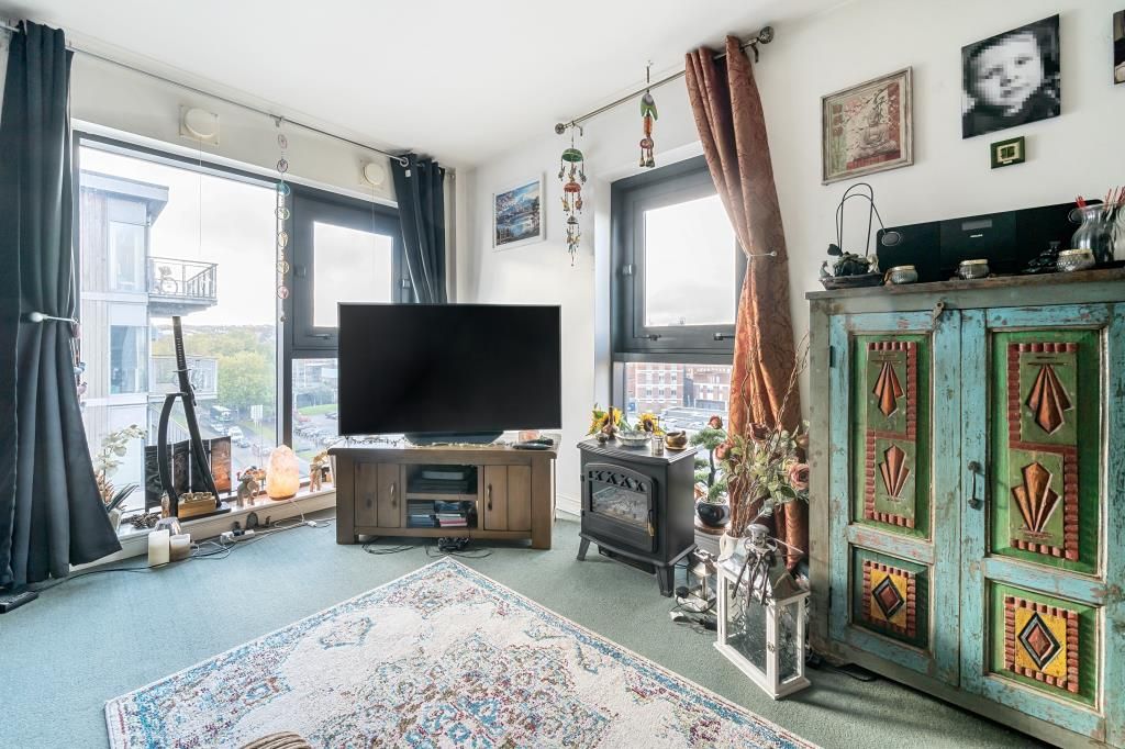2 bed flat for saleSwindon, Wiltshire SN1 photo 5