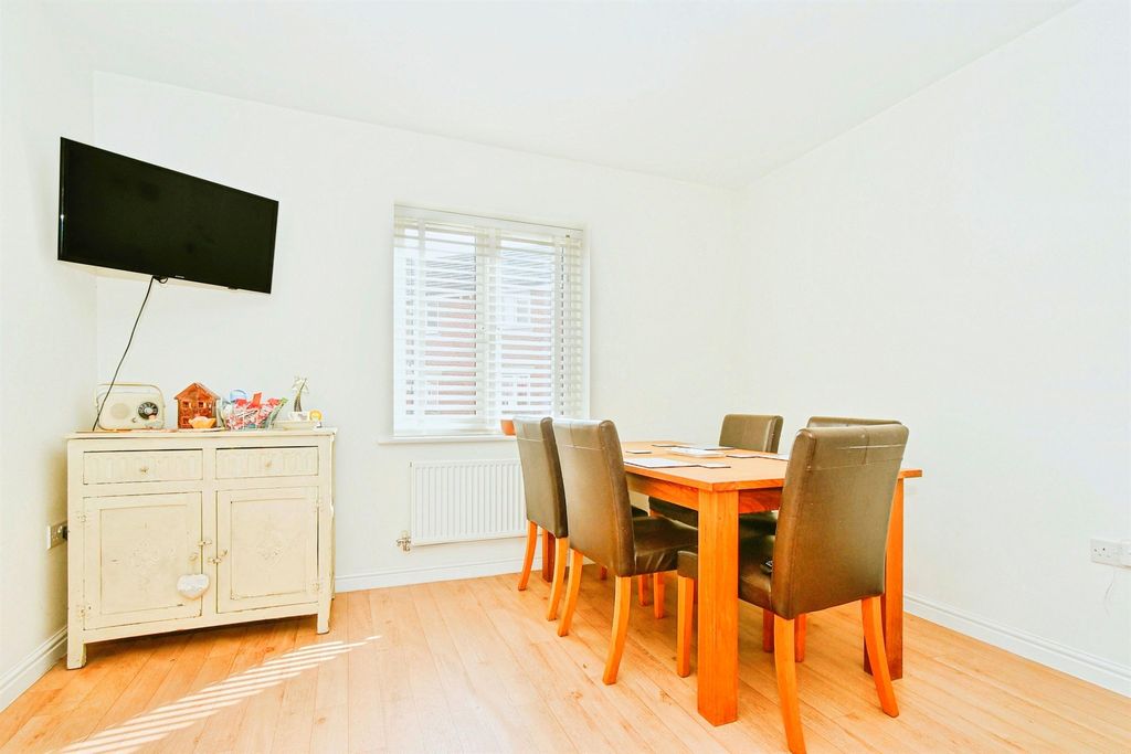 Additional image 6 of 4 bed detached house for saleDevonald Way, Old Sarum, Salisbury SP4