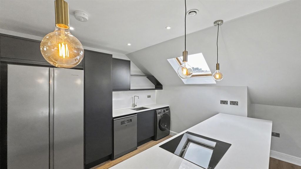 Additional image 4 of 2 bed flat for saleLondon Road, Ascot SL5