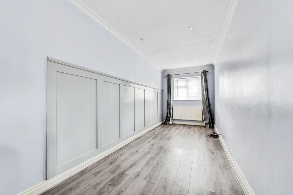 Additional image 8 of 4 bed semi-detached house for saleCollett Avenue, Swindon, Wiltshire SN2