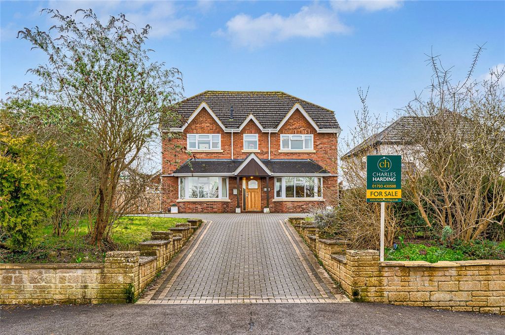 5 bed detached house for saleOld Shaw Lane, Shaw, Swindon, Wiltshire SN5
