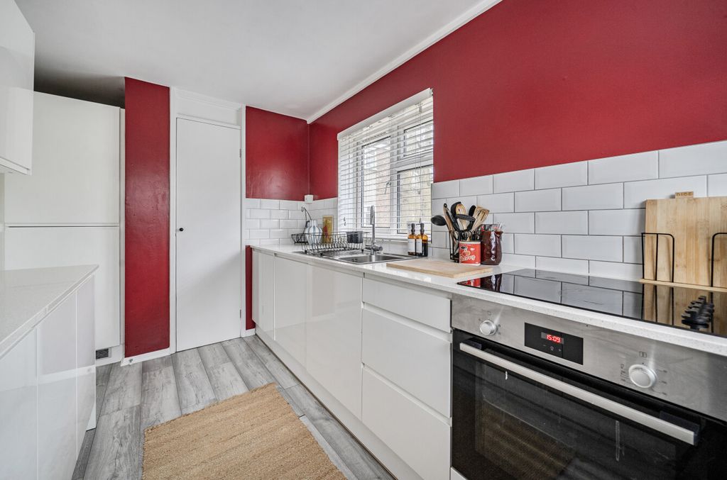 Additional image 18 of 2 bed flat for saleEarlswood, Bracknell RG12