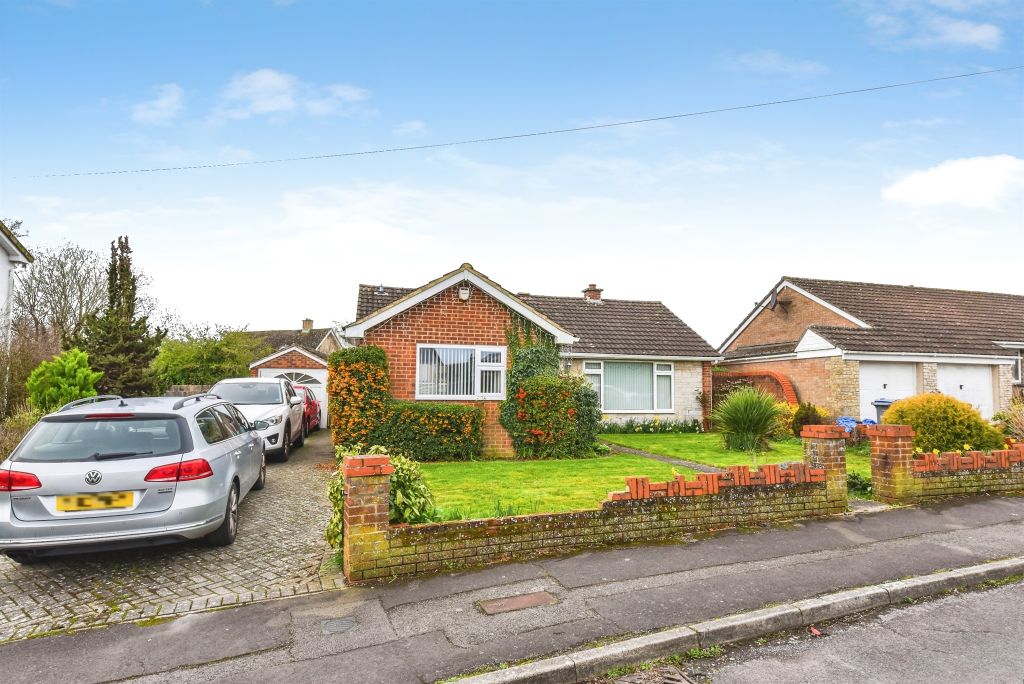 3 bed detached bungalow for saleSycamore Grove, Trowbridge BA14