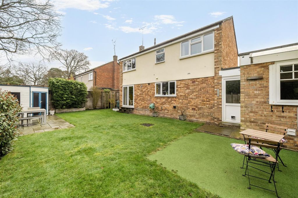 Additional image 19 of 4 bed link detached house for saleLyneham Road Crowthorne, Berkshire RG45