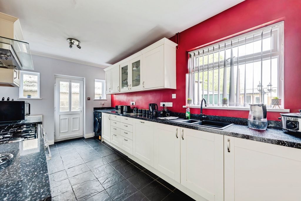 Additional image 3 of 4 bed semi-detached house for saleCollett Avenue, Swindon, Wiltshire SN2