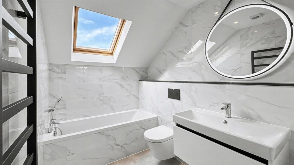 Additional image 8 of 2 bed flat for saleLondon Road, Ascot SL5