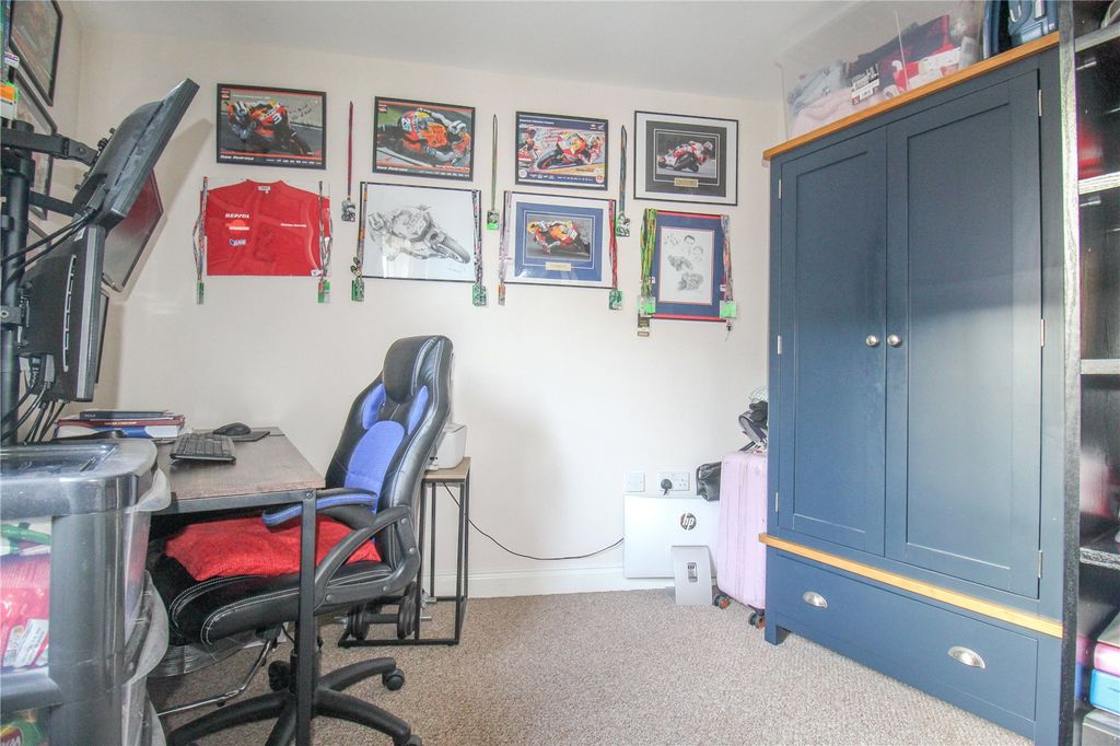 Additional image 8 of 3 bed semi-detached house for saleBarons Crescent, Trowbridge BA14