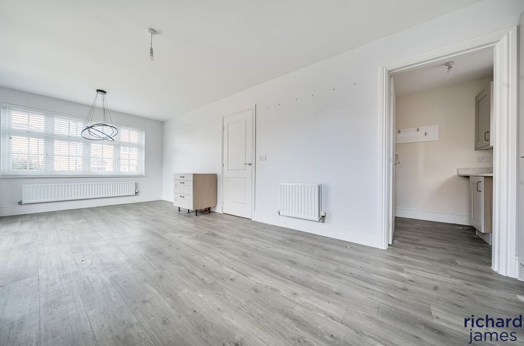 Additional image 3 of 4 bed detached house for saleCrofton Road, Swindon SN3