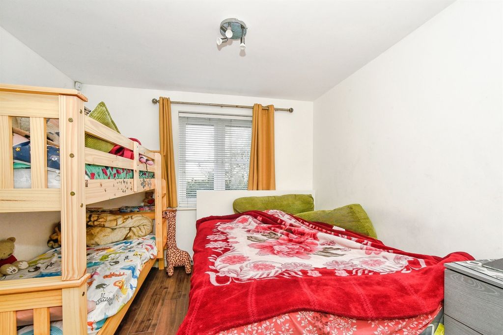 Additional image 6 of 2 bed flat for saleTwickenham Close, Swindon SN3