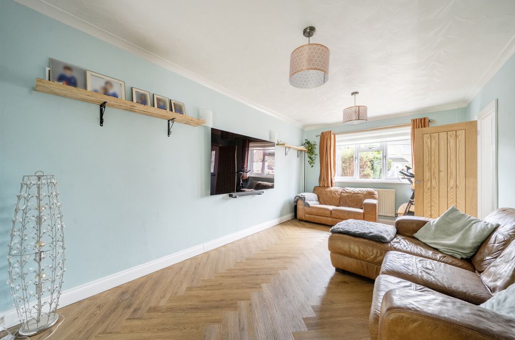 Additional image 7 of 3 bed semi-detached house for saleChurchward Avenue, Swindon, Wiltshire SN2