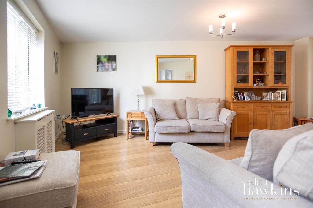 Additional image 3 of 3 bed end terrace house for saleSprats Barn Crescent, Royal Wootton Bassett, Swindon SN4