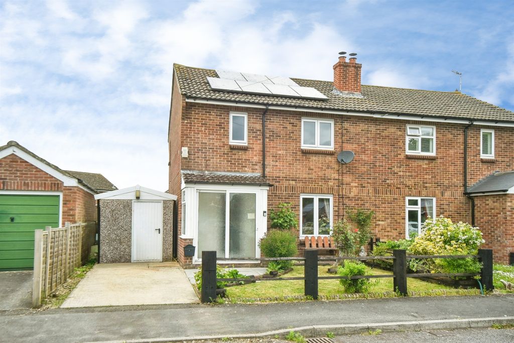 2 bed semi-detached house for salePrince Charles Close, Ludgershall, Andover SP11