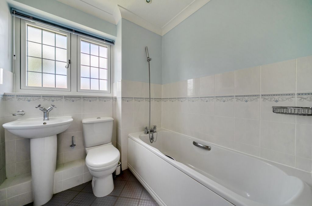 Additional image 9 of 3 bed end terrace house for saleStevenson Drive, Binfield, Bracknell RG42