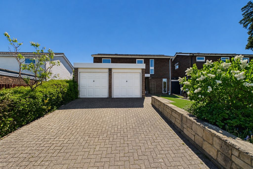 4 bed detached house for saleOctavia, Bracknell, Berkshire RG12