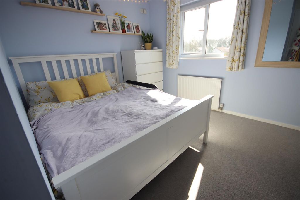 Additional image 12 of 4 bed semi-detached house for saleHolland Close, Chippenham SN15
