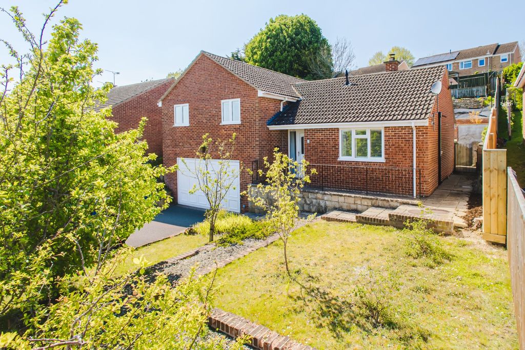 Additional image 3 of 3 bed detached house for saleHighworth, Wiltshire SN25