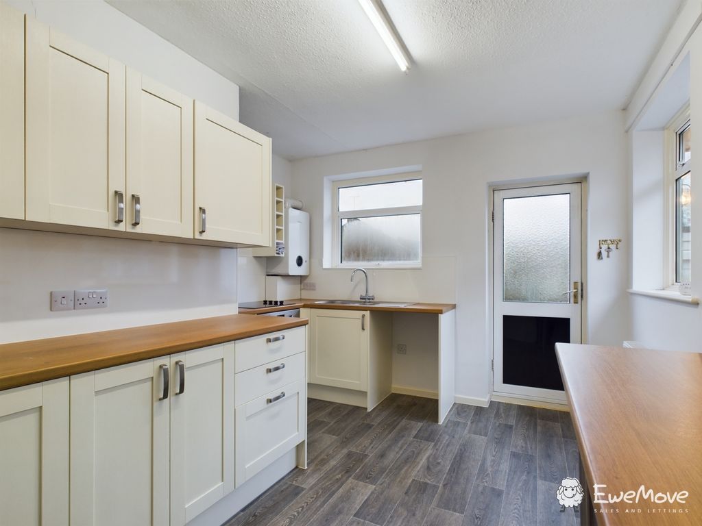 Additional image 2 of 3 bed bungalow for sale8 Moot Gardens, Downton, Salisbury SP5