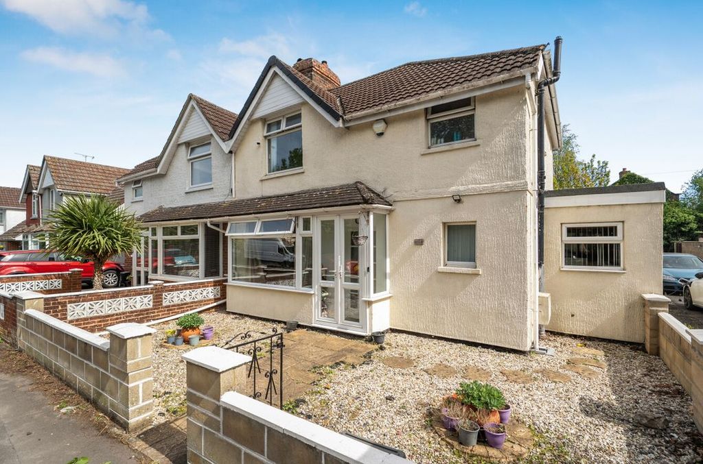 Additional image 10 of 3 bed semi-detached house for saleShrivenham Road, Swindon SN1