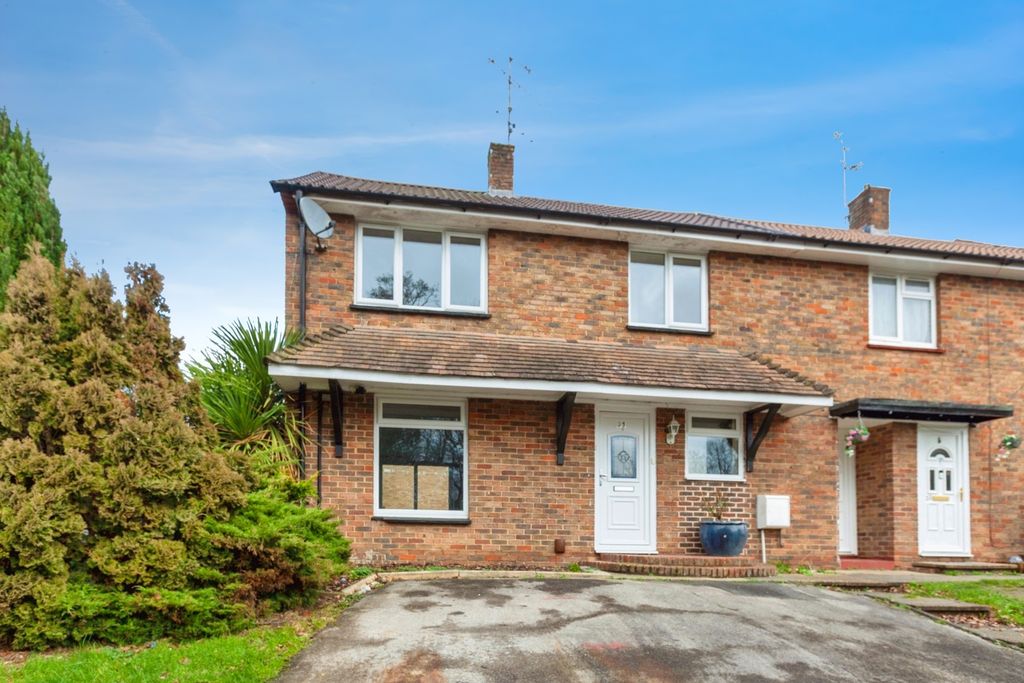 3 bed end terrace house for saleCalfridus Way, Bracknell, Berkshire RG12
