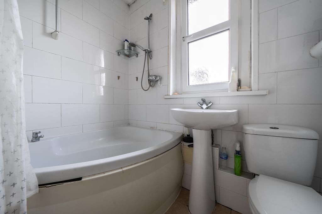 Additional image 7 of 5 bed semi-detached house for saleKingshill Road, Swindon SN1
