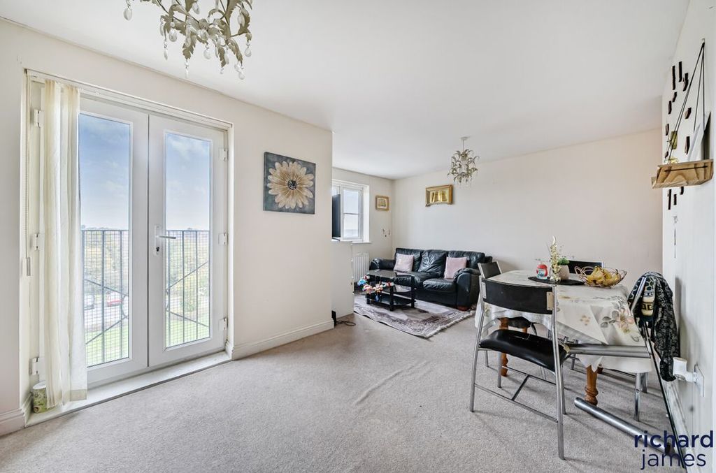 Additional image 4 of 2 bed flat for saleTwickenham Close, Stratton St Margaret, Swindon SN3