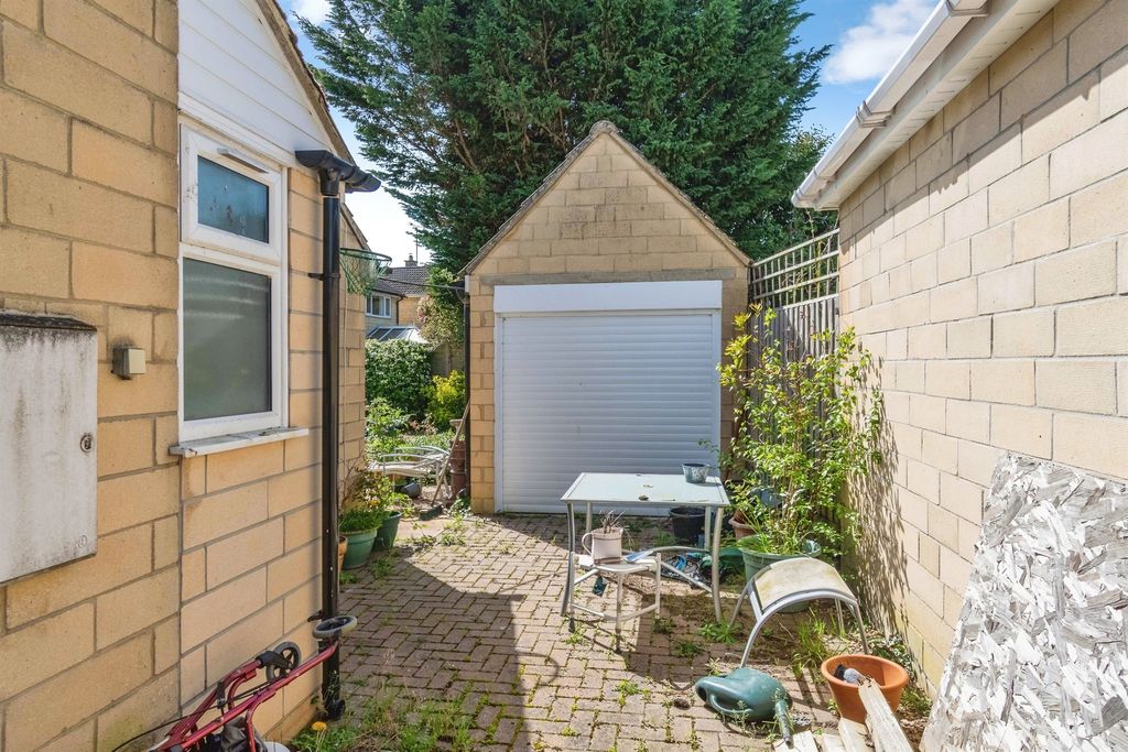 Additional image 13 of 3 bed detached bungalow for saleConway Road, Chippenham SN14
