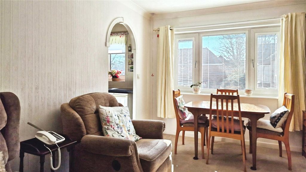 Additional image 4 of 1 bed flat for saleTerrace Road South, Binfield, Bracknell, Berkshire RG42