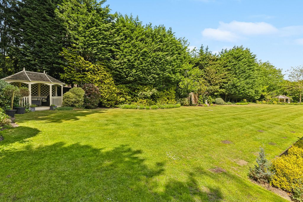 Additional image 7 of 2 bed flat for saleWindsor Road, Ascot SL5