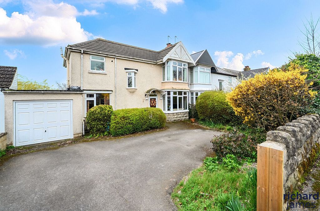 3 bed semi-detached house for saleMarlborough Road, Swindon SN3