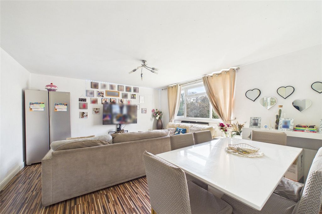 Additional image 3 of 2 bed flat for saleLydbury, Bracknell, Berkshire RG12