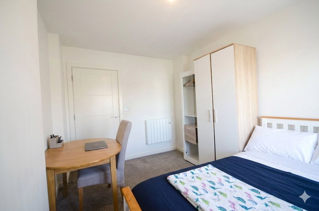 Additional image 6 of 2 bed flat for saleBurlington Mansions, Sullivan Road, Camberley GU15