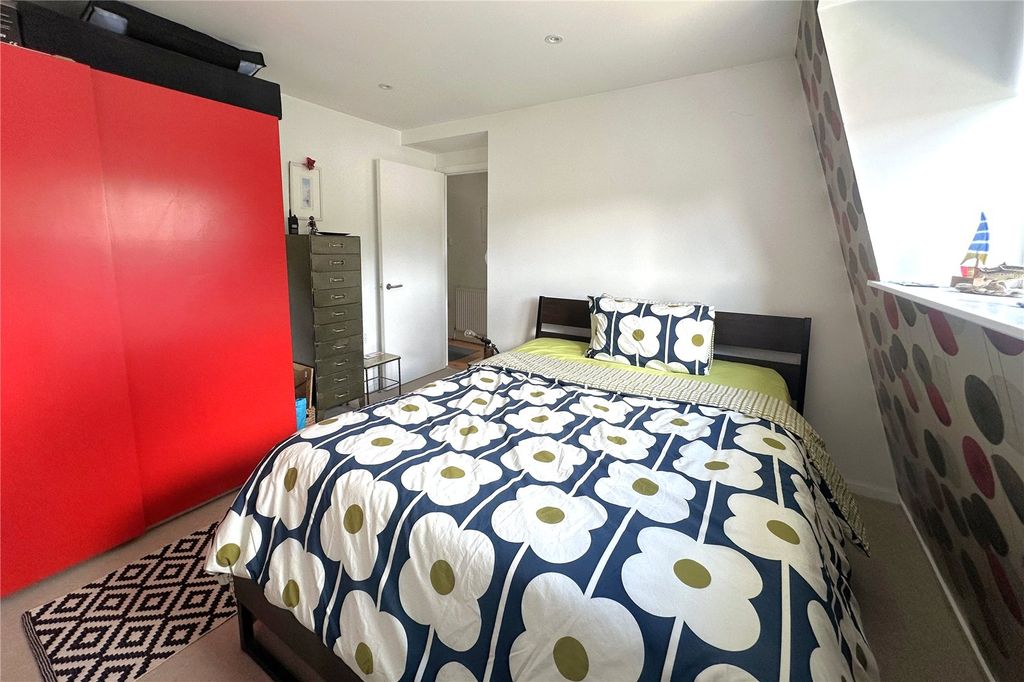 Additional image 8 of 2 bed flat for saleFrimley Road, Camberley, Surrey GU15