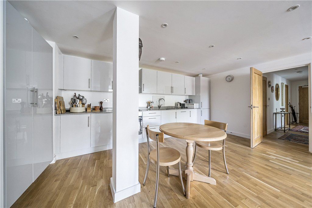 Additional image 14 of 2 bed flat for saleChurch Street, Romsey, Hampshire SO51
