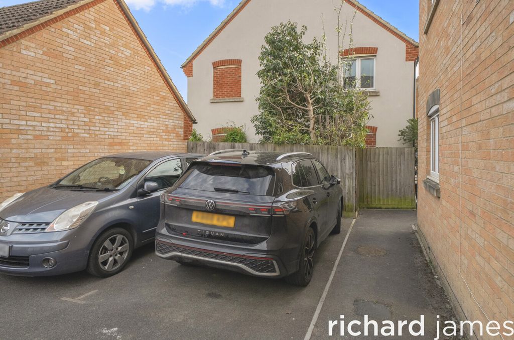 Additional image 17 of 4 bed end terrace house for salePiernik Close, Haydon End, Swindon SN25