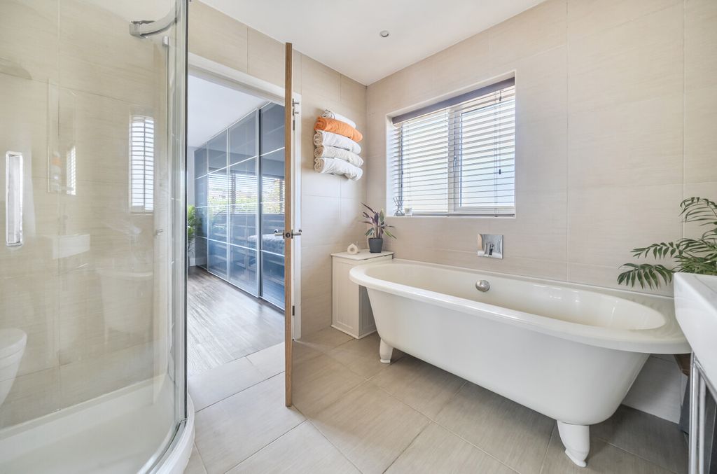 Additional image 7 of 3 bed bungalow for saleKiln Lane, Winkfield, Windsor SL4