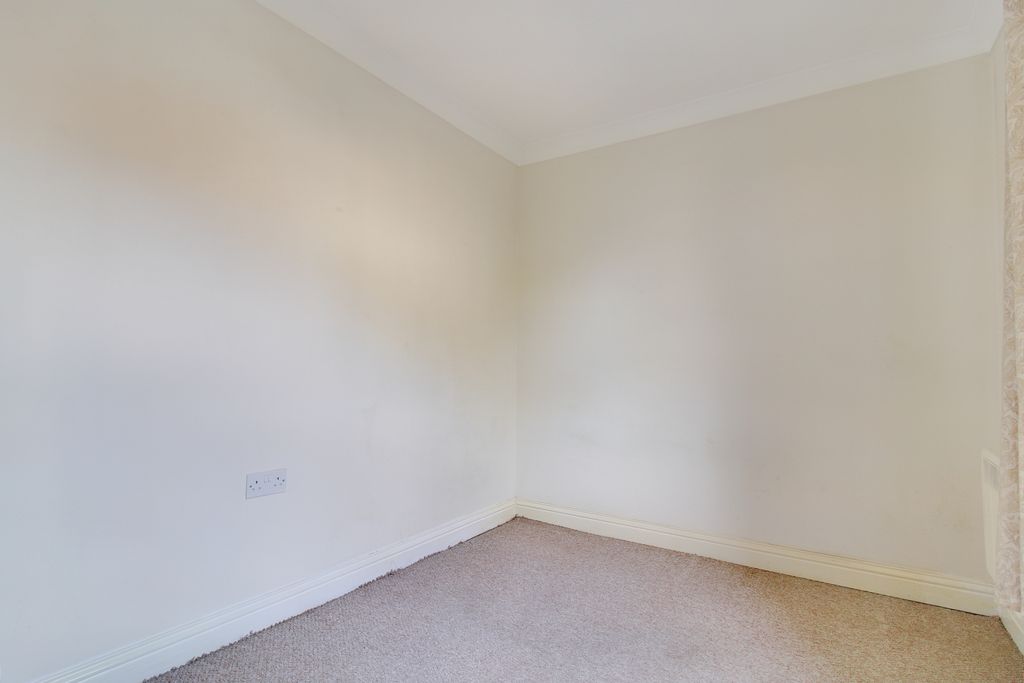Additional image 9 of 2 bed flat for saleMarbeck Close, Redhouse SN25