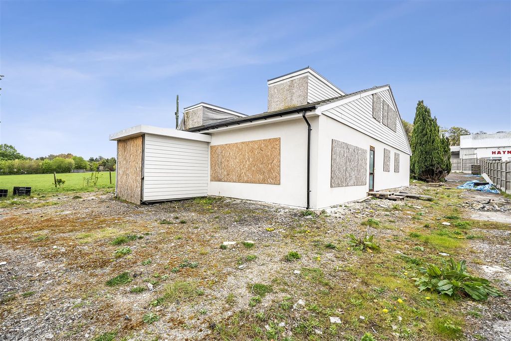 Additional image 6 of 4 bed detached bungalow for saleStockbridge Road, Lopcombe, Salisbury SP5
