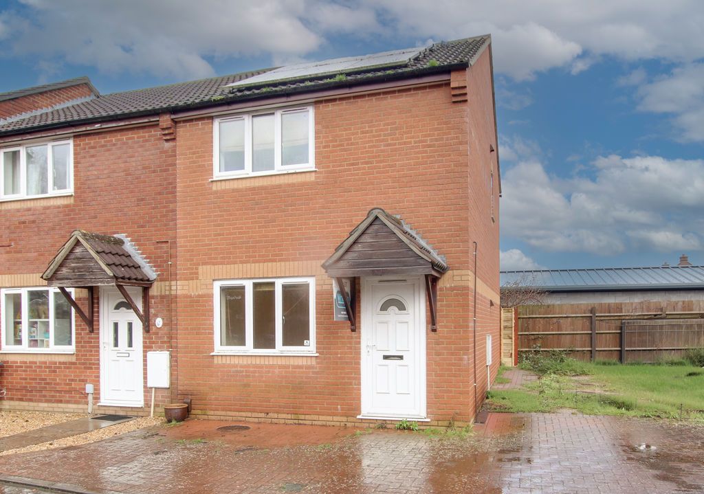 2 bed terraced house for saleFrome Road, Trowbridge BA14