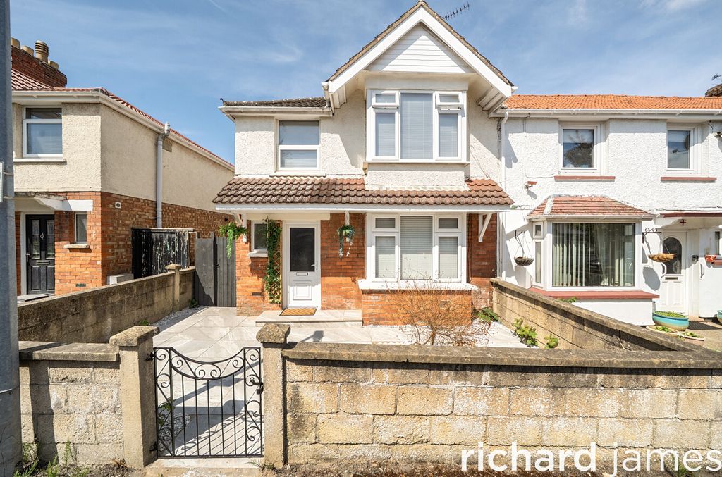 3 bed terraced house for saleWestmorland Road, Swindon SN1