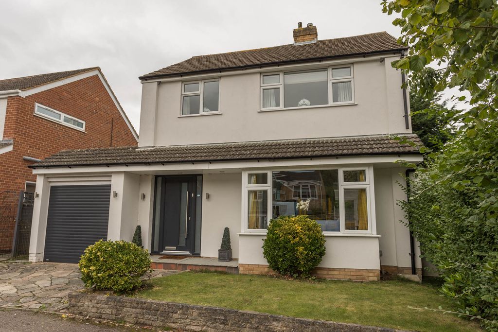 3 bed detached house for saleMansfield Place, Ascot, Berkshire SL5