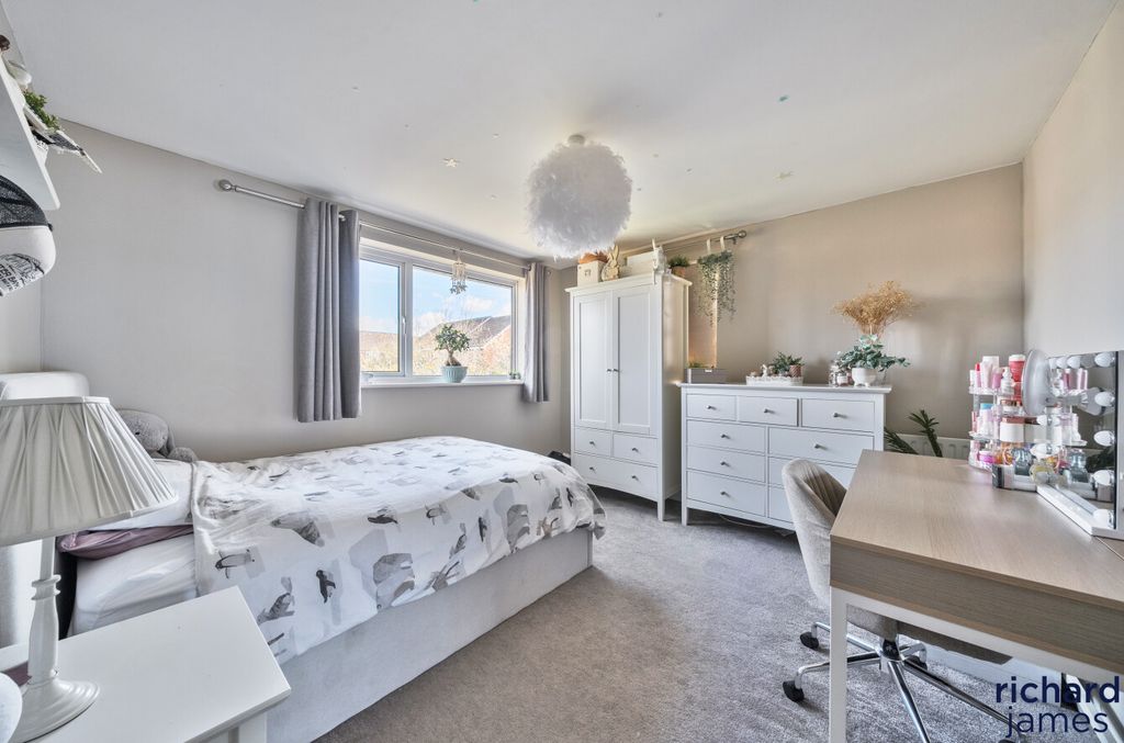 Additional image 13 of 5 bed detached house for saleStoneover Lane, Royal Wootton Bassett SN4