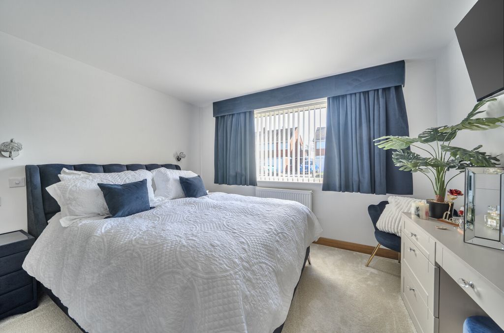 Additional image 21 of 3 bed bungalow for saleCloche Way, Stratton St Margaret, Swindon SN2