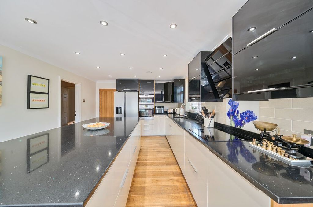 Additional image 6 of 5 bed detached house for saleNew Road, Chiseldon, Swindon SN4