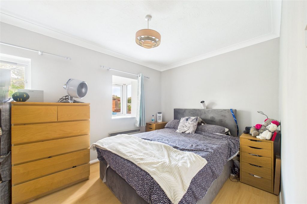 Additional image 4 of 1 bed semi-detached house for saleSimkins Close, Winkfield Row, Berkshire RG42