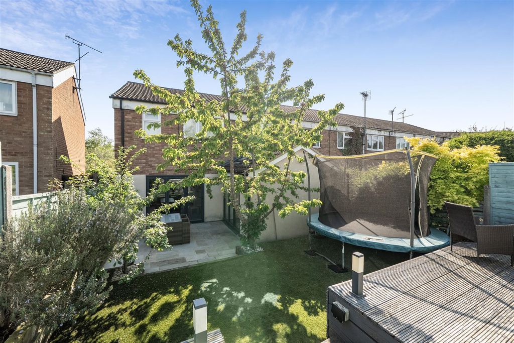 Additional image 26 of 4 bed semi-detached house for saleSouth Meadow, Crowthorne, Berkshire RG45