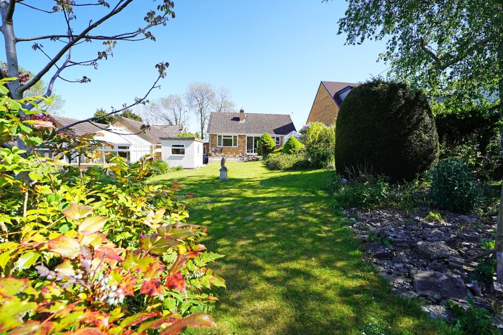 Additional image 2 of 3 bed detached bungalow for saleWest Hill, Blunsdon SN26