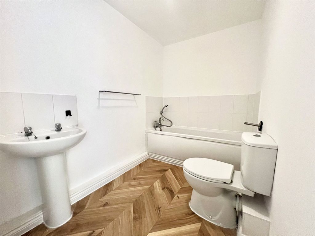 Additional image 12 of 2 bed flat for saleChain Court, Old Town, Swindon SN1